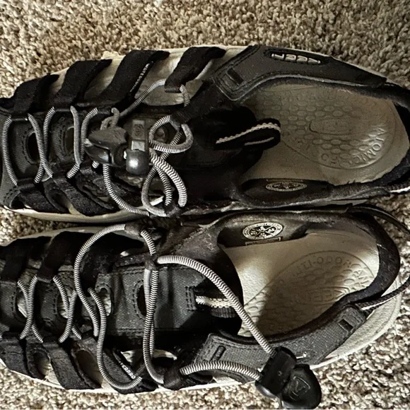 Keen | Shoes | Keen Black And Gray Hiking Sandals | Poshmark display picture 3
